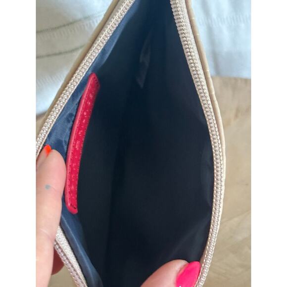 Tommy Hilfiger Embossed Logo Wristlet Clutch - Nude Beige Faux Leather Zip Pouch - Picture 4 of 8